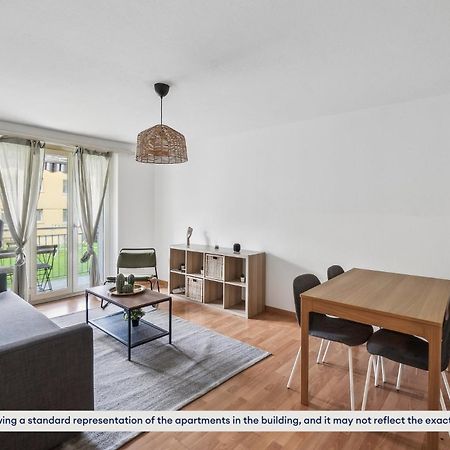 Urban Living Redefined: Apartment In Oerlikon Zurich Ngoại thất bức ảnh